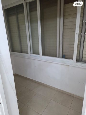 שדרות דגניה 12