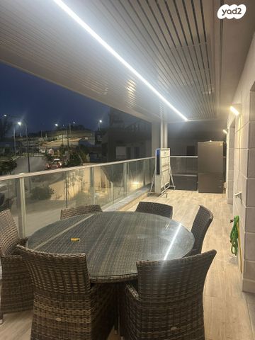 דרך אריק שרון 11