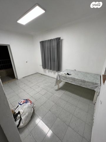 נחום אהרנפלד 26