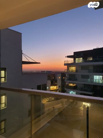 שרה אהרונסון 12