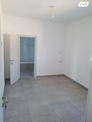 ז'בוטינסקי 24