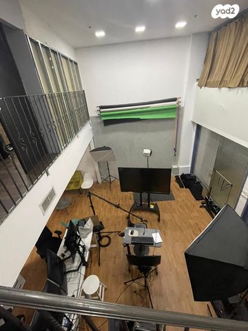 כנפי נשרים 13