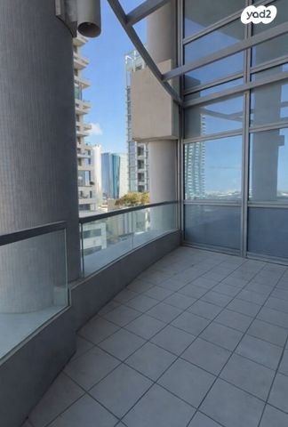 ניסים אלוני 