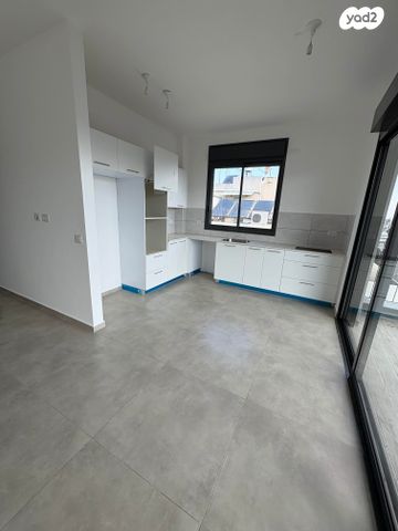 מרום נווה, רמת יצחק