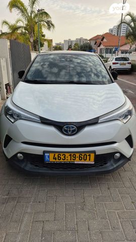 מודעת רכב טויוטה C-HR