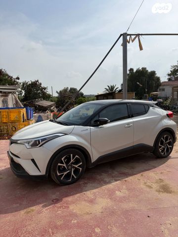 מודעת רכב טויוטה C-HR