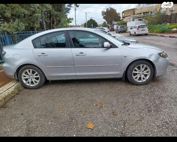 מודעת רכב מאזדה 3