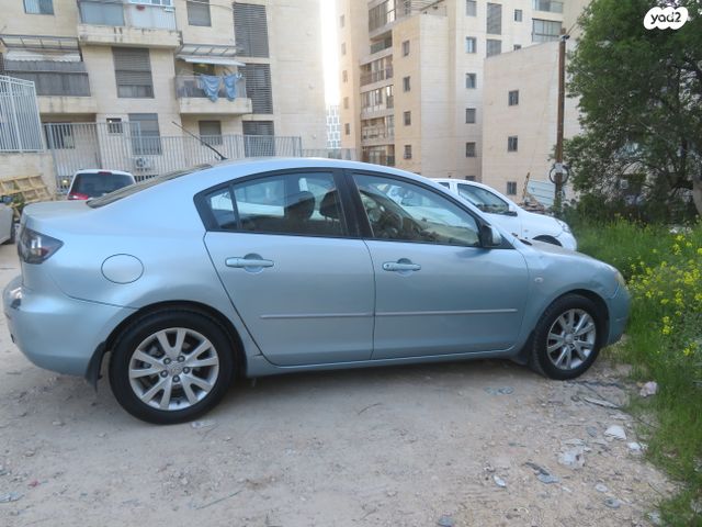 מודעת רכב מאזדה 3