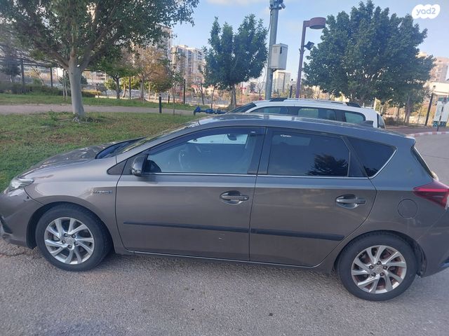 מודעת רכב טויוטה אוריס