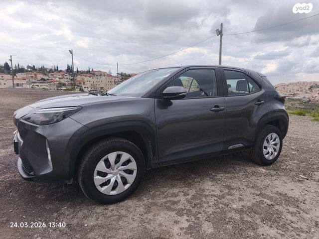 מודעת רכב טויוטה יאריס קרוס