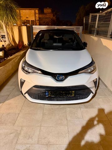 מודעת רכב טויוטה C-HR