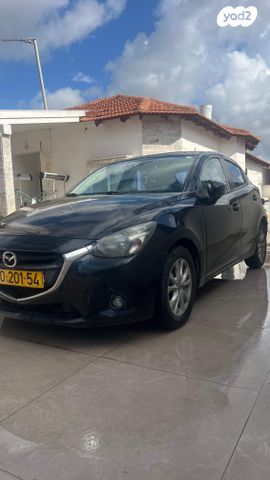 מודעת רכב מאזדה 2