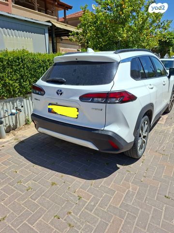 מודעת רכב טויוטה קורולה קרוס