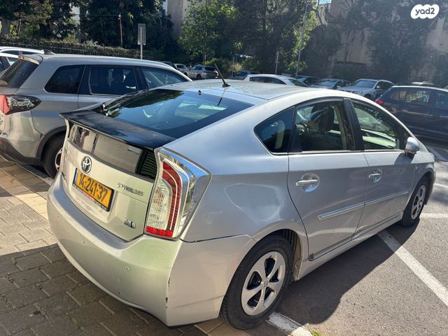 מודעת רכב טויוטה פריוס