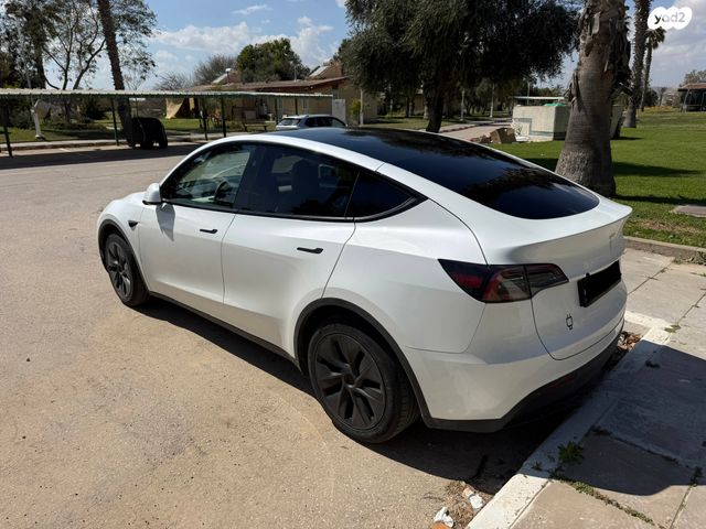 מודעת רכב טסלה מודל Y