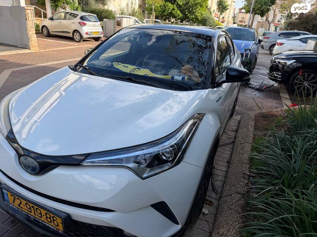 מודעת רכב טויוטה C-HR