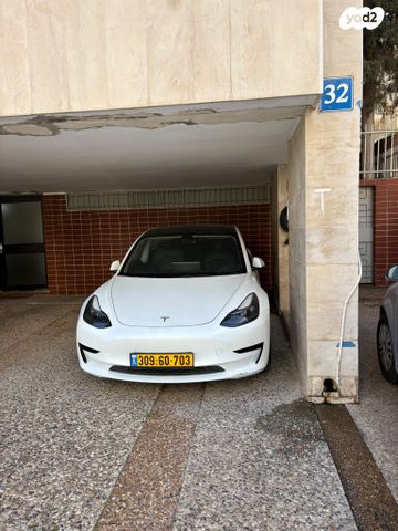 מודעת רכב טסלה מודל 3