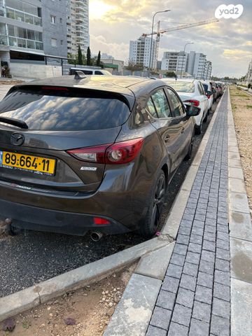 מודעת רכב מאזדה 3