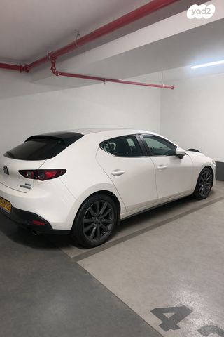 מודעת רכב מאזדה 3