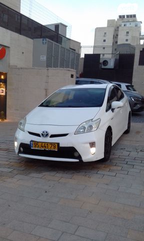 מודעת רכב טויוטה פריוס