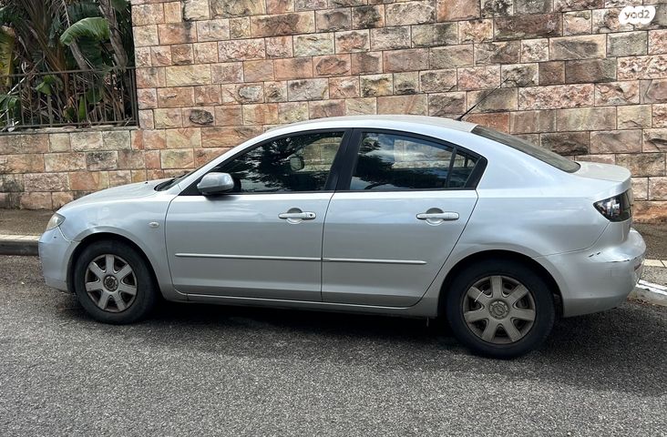 מודעת רכב מאזדה 3