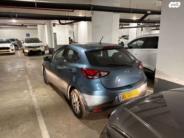 מודעת רכב מאזדה 2