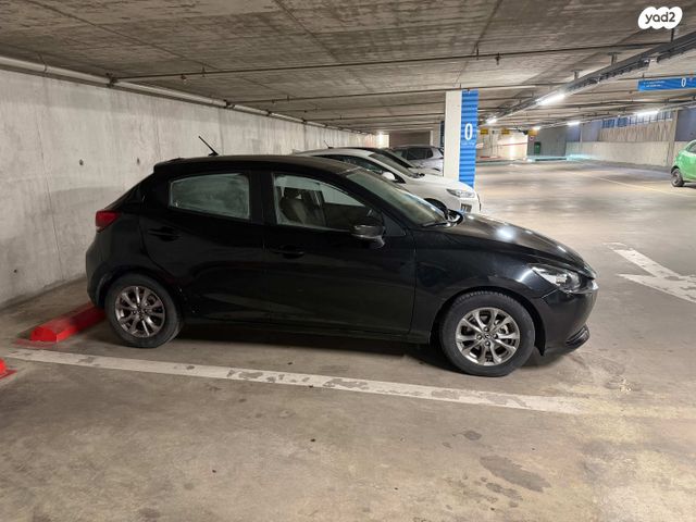 מודעת רכב מאזדה 2