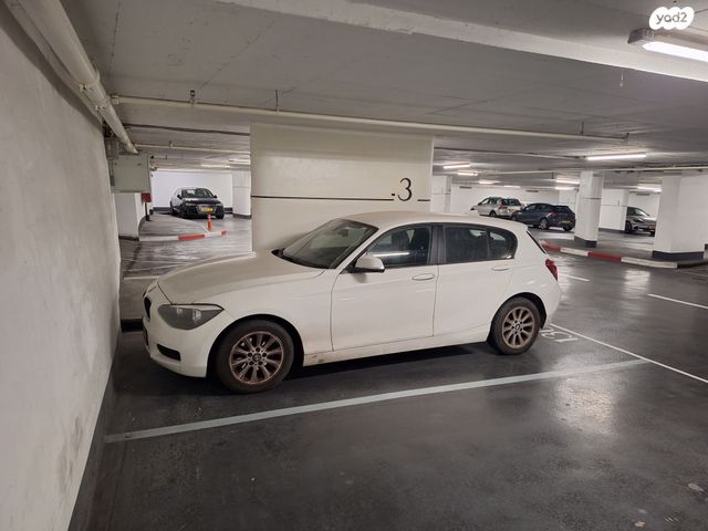 מודעת רכב ב מ וו סדרה 1