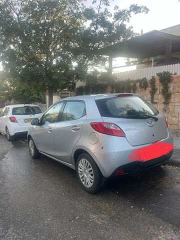 מודעת רכב מאזדה 2