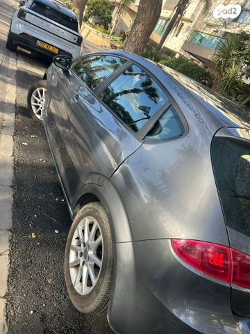 מודעת רכב סיאט לאון