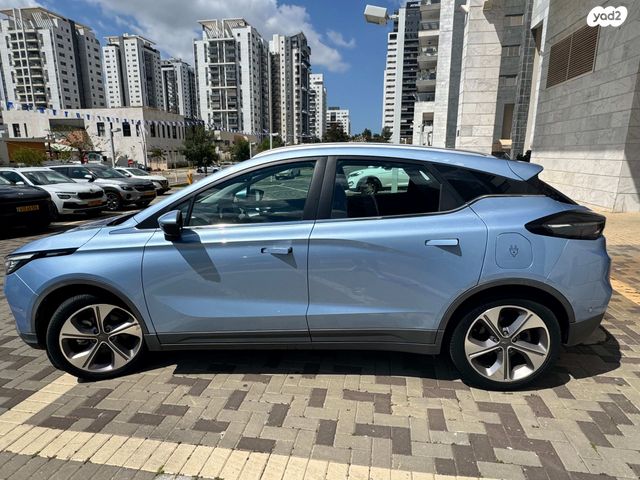 מודעת רכב ג׳ילי Geometry C