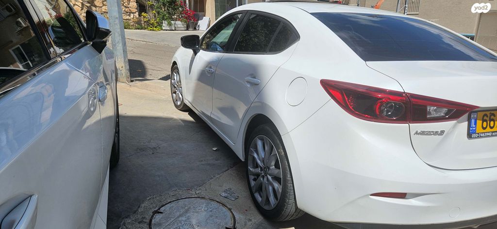 מודעת רכב מאזדה 3