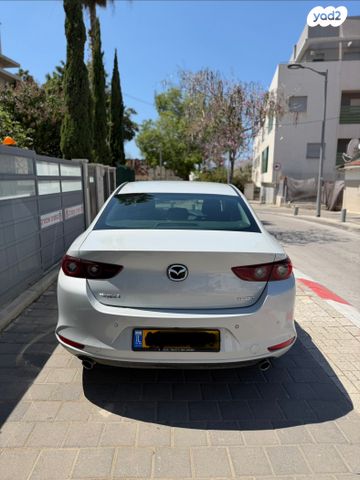 מודעת רכב מאזדה 3