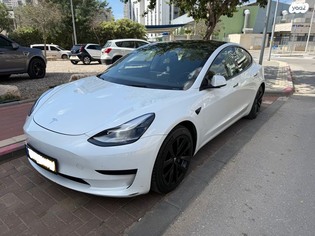 מודעת רכב טסלה מודל 3