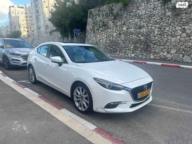 מודעת רכב מאזדה 3