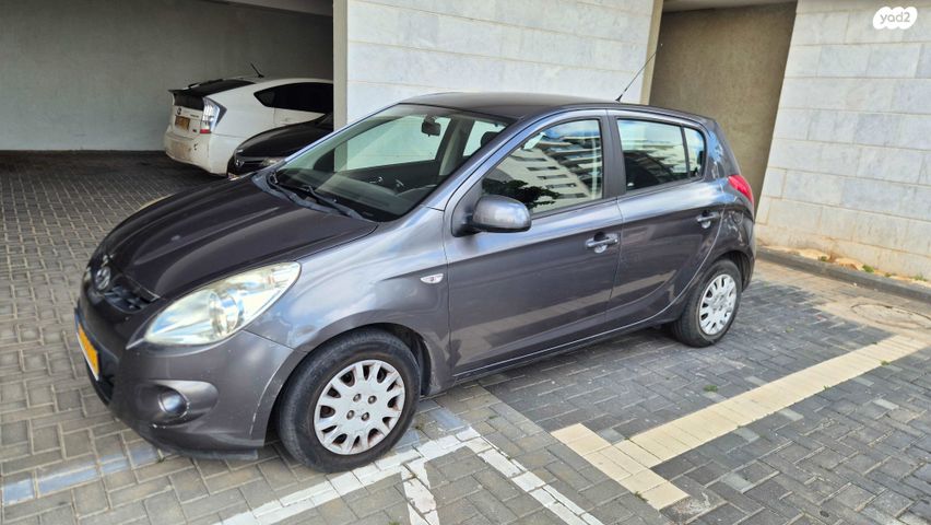 מודעת רכב יונדאי i20