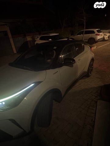 מודעת רכב טויוטה C-HR