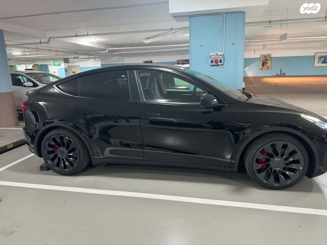 מודעת רכב טסלה מודל Y