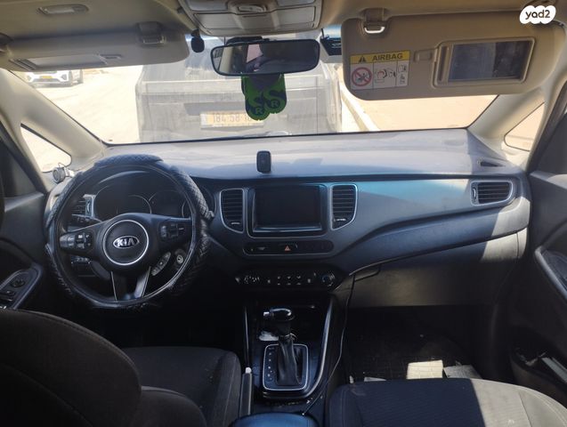 מודעת רכב קיה קארנס