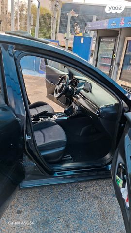 מודעת רכב מאזדה 2