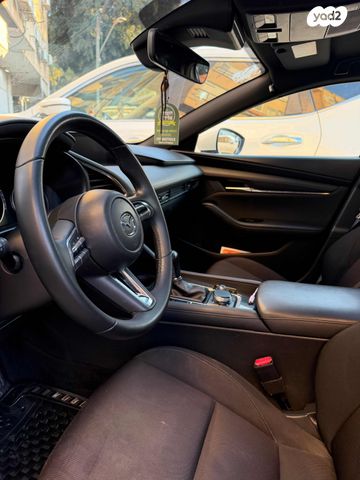 מודעת רכב מאזדה 3