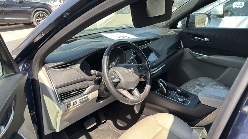 מודעת רכב קאדילק XT4 2