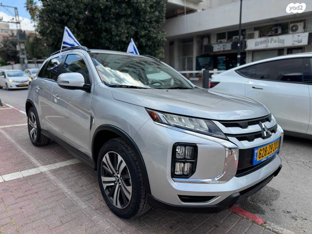 מודעת רכב מיצובישי ASX