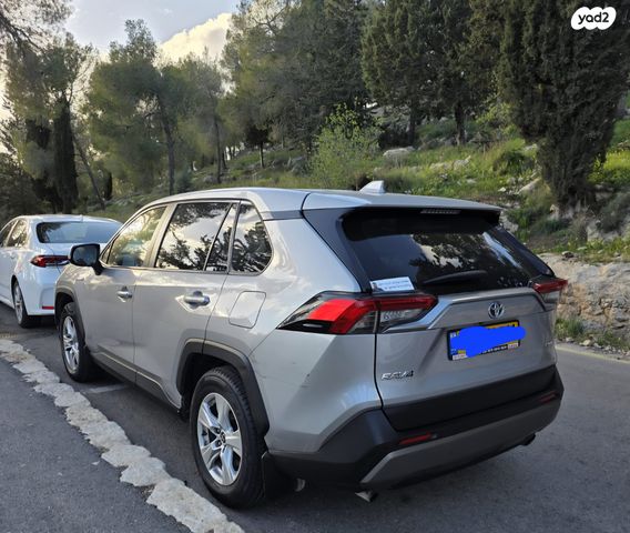 מודעת רכב טויוטה RAV4
