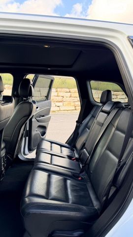 מודעת רכב ג'יפ גרנד צ'ירוקי