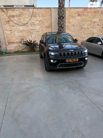 מודעת רכב ג'יפ גרנד צ'ירוקי