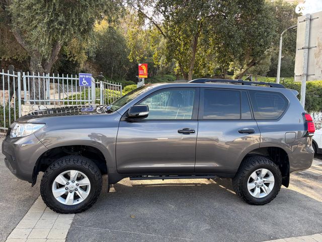 מודעת רכב טויוטה לנד קרוזר