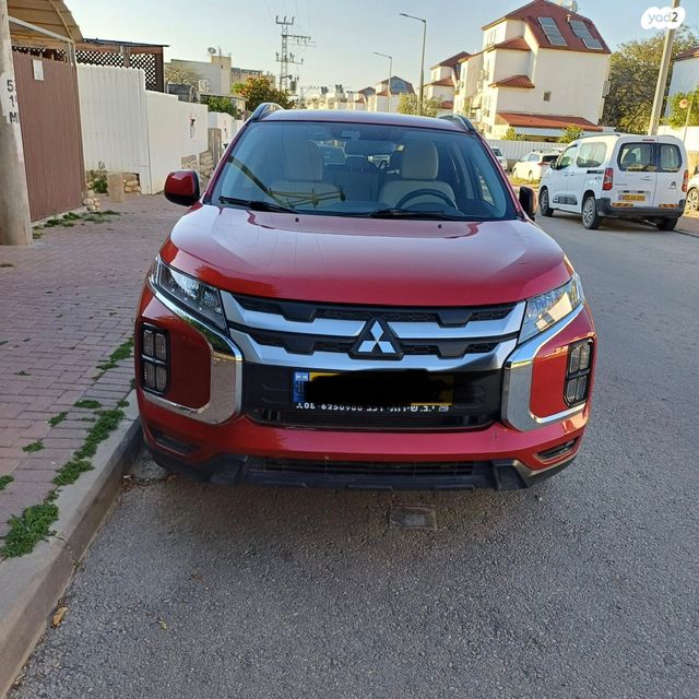 מודעת רכב מיצובישי ASX