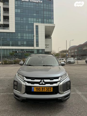 מודעת רכב מיצובישי ASX