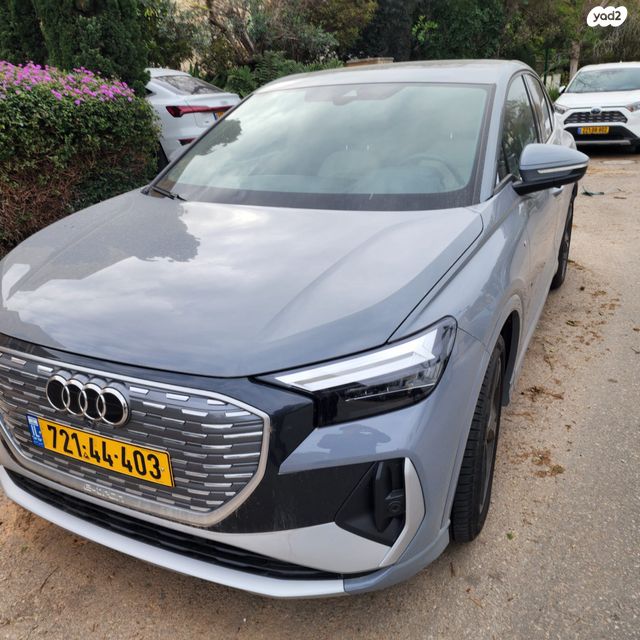 מודעת רכב אאודי Q4 e-tron